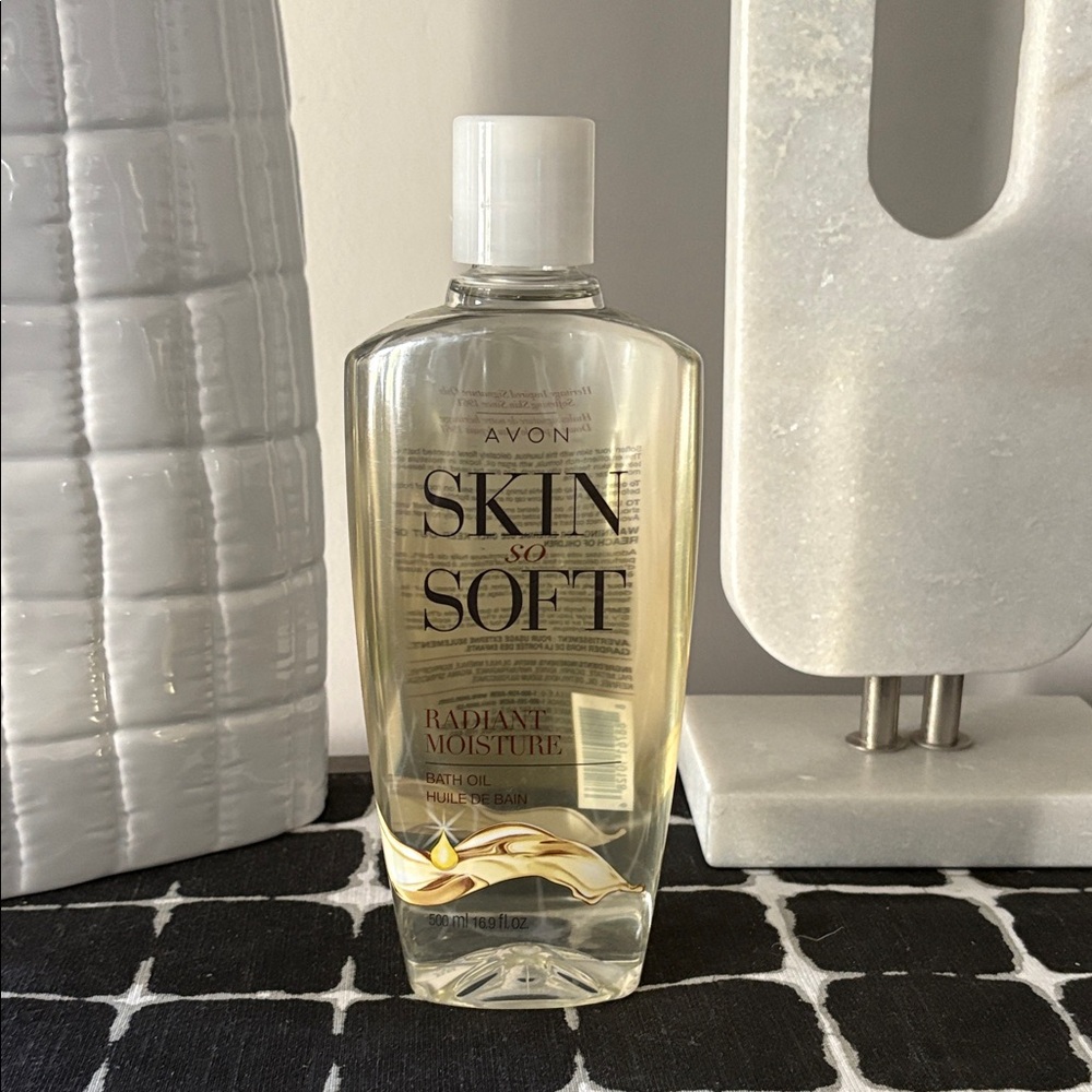 Avon Skin So Soft Radiant Moisture Bath Oil with White Cap